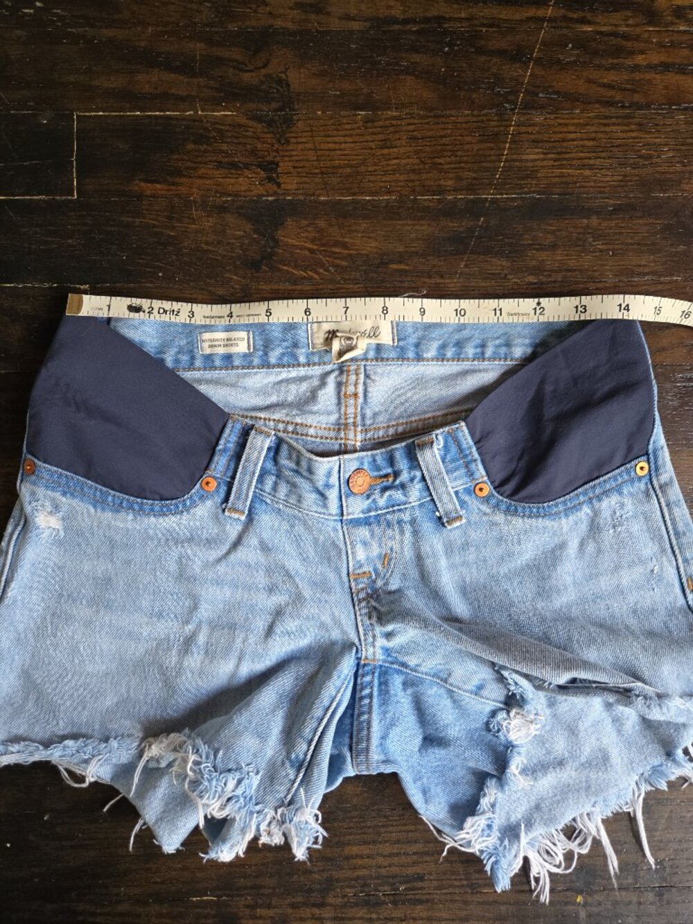 MADEWELL - Size 24 Side Panel Relaxed Maternity Shorts - Light Wash